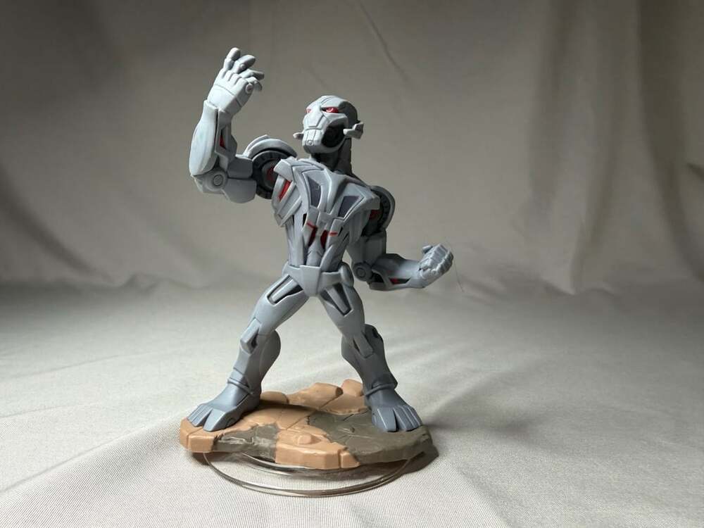 Disney Infinity 3.0 Ultron Marvel Figure